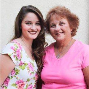 Meet your Posher’s, Carol Lea & Mackenzie Lea🌺